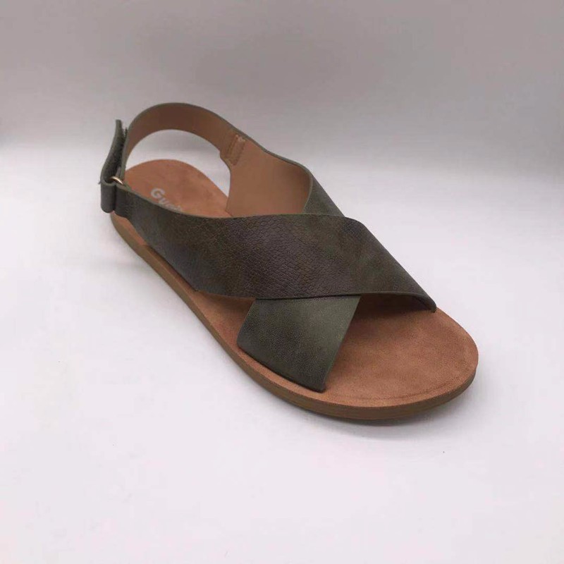 Flat casual sandals for women