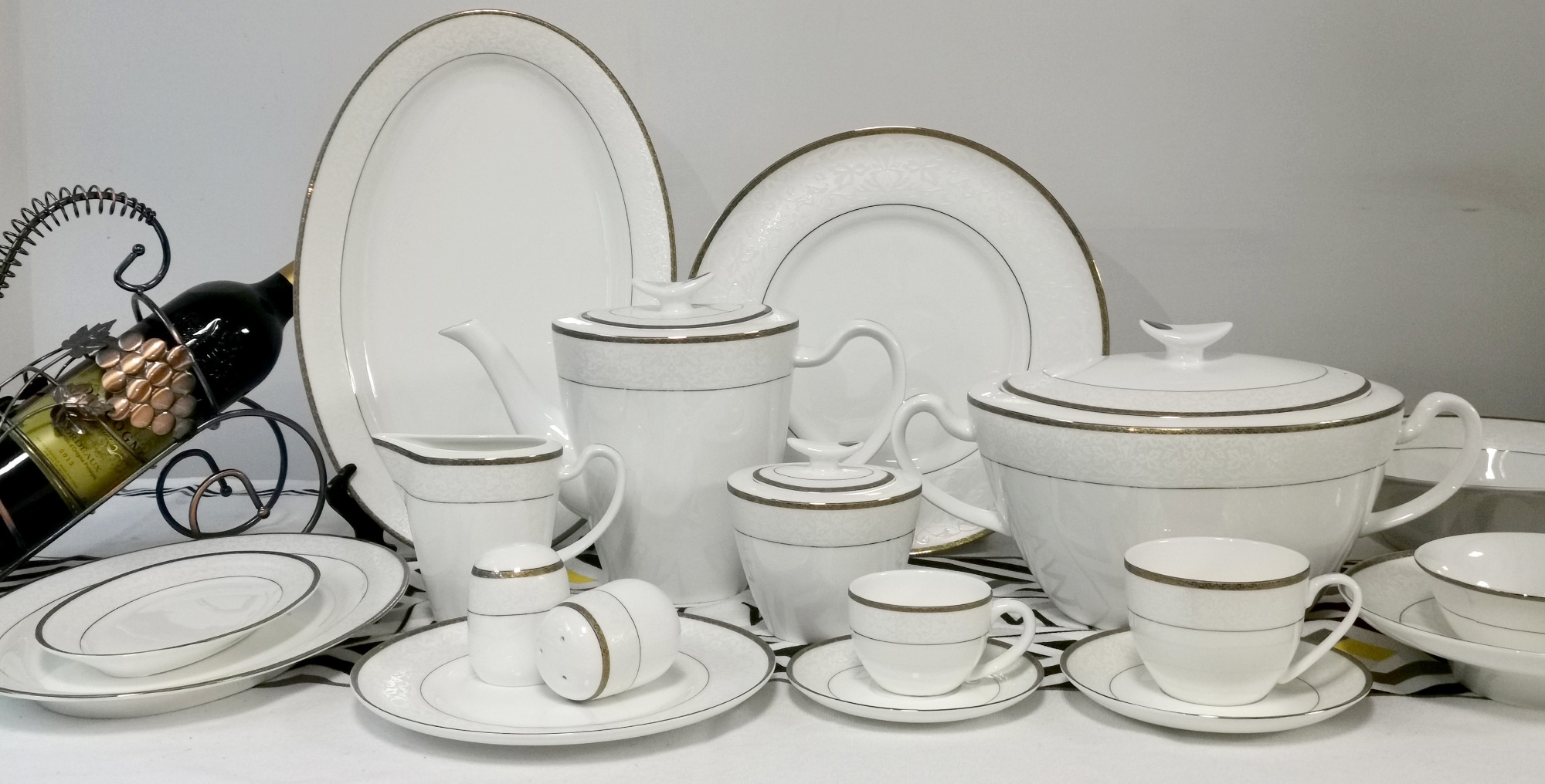 62PCS BONE CHINA DINNER SET