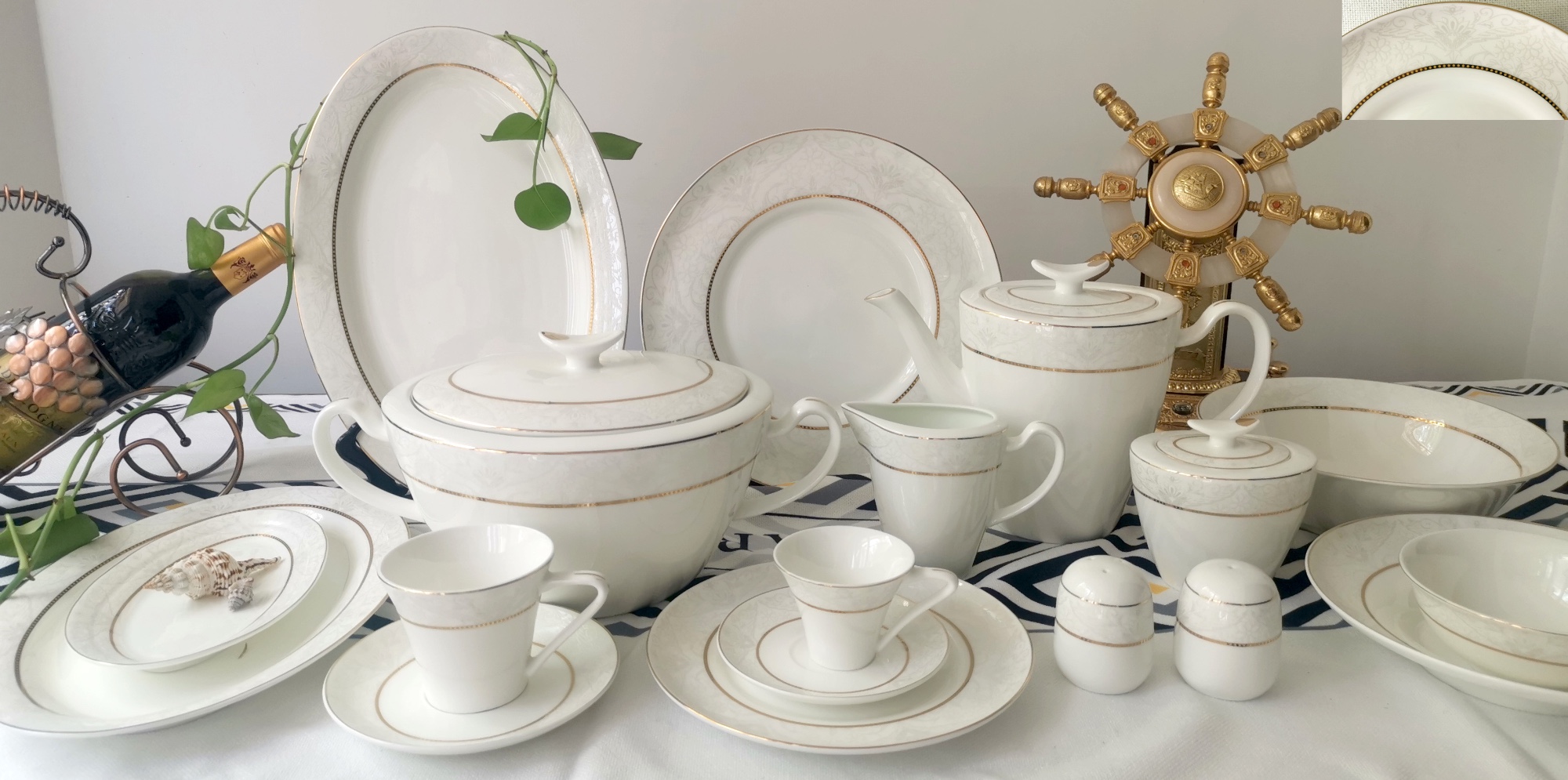 62PCS BONE CHINA DINNER SET (RF1910)