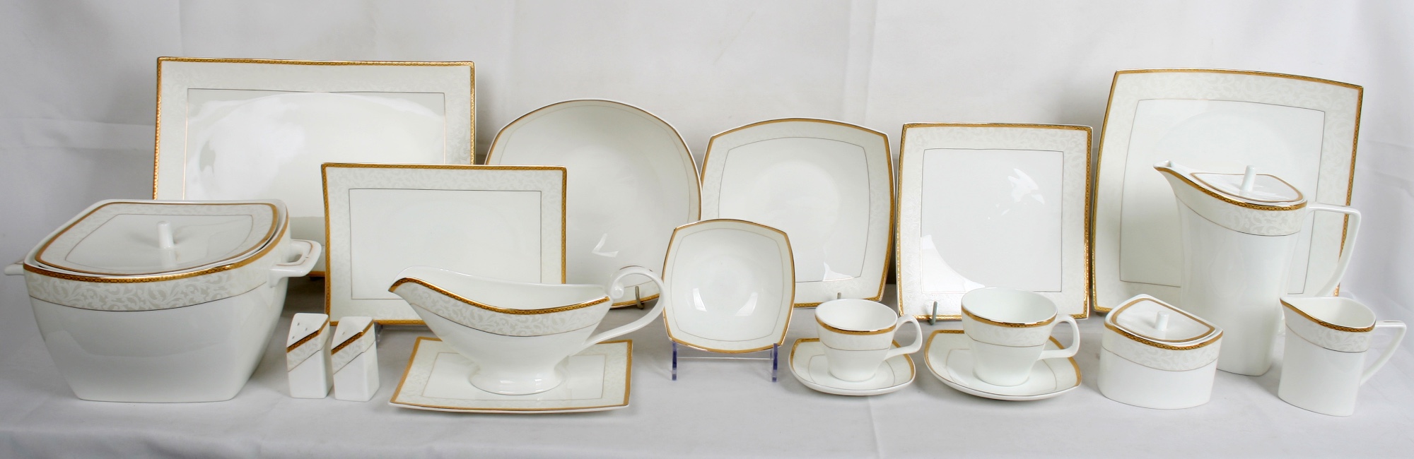 68PCS BONE CHINA DINNER SET